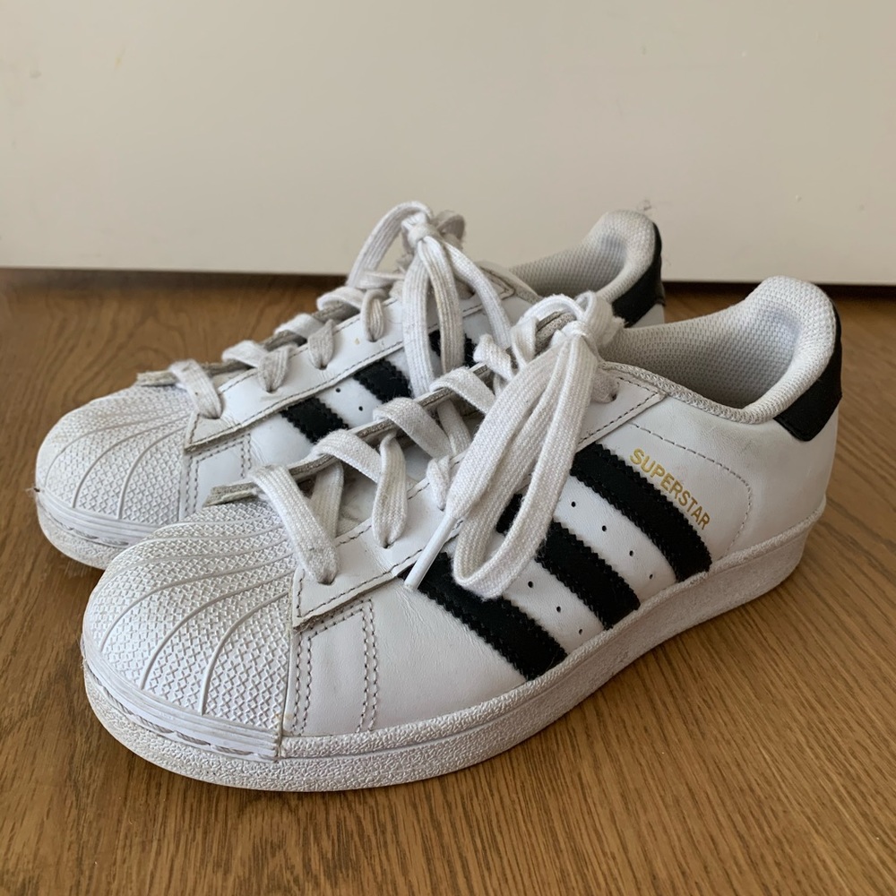 Adidas superstars